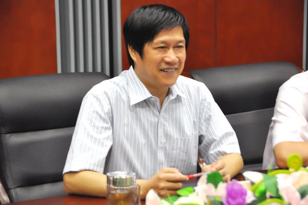 4.項義水董事長正在介紹集團各產業(yè)的發(fā)展狀況和下一步思路.JPG